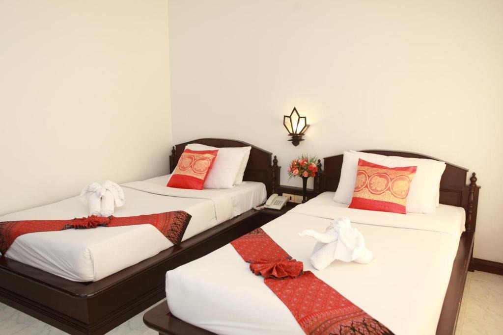 هتل فرست هاوس سامویی